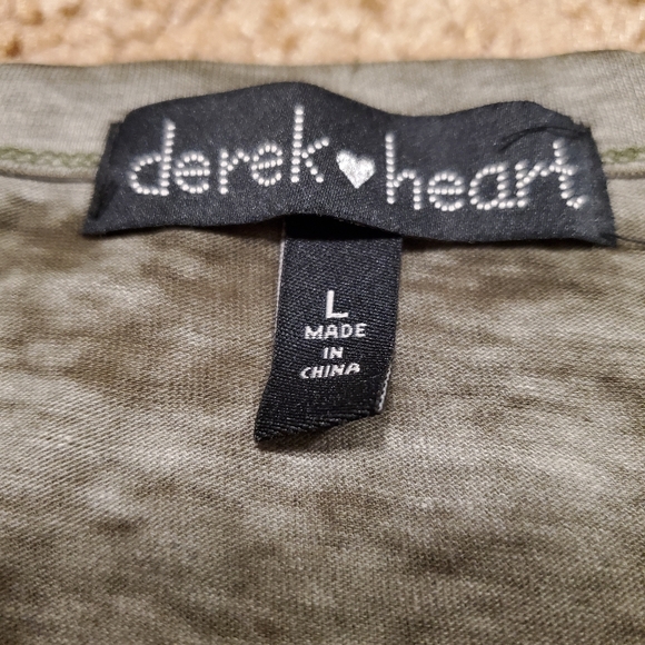 Derek Heart Top/Size Large/NWT - Picture 3 of 7